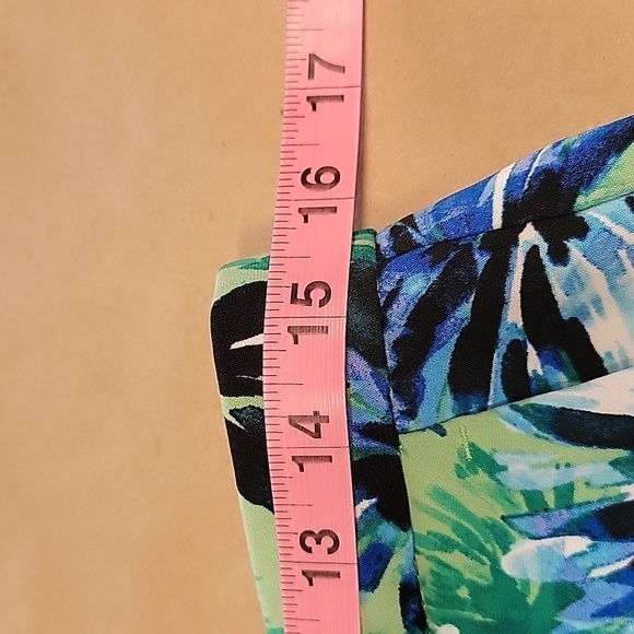 Banana Republic Size 4 Floral Print Green Blue Stretch Dressy Shorts, NWOT - Picture 5 of 14
